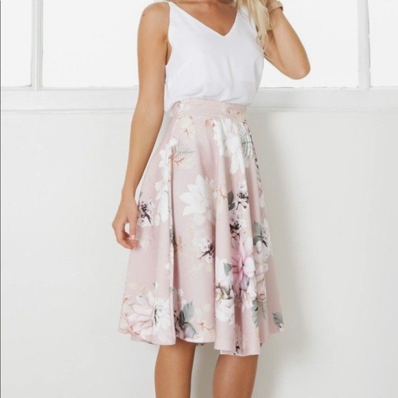 Showpo Whirlwind Midi Skirt In Blush Floral - Picture 4 of 5